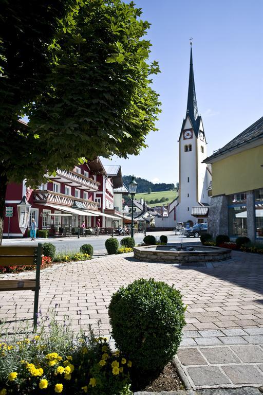 Hotel Goldener Stern Abtenau Exterior photo
